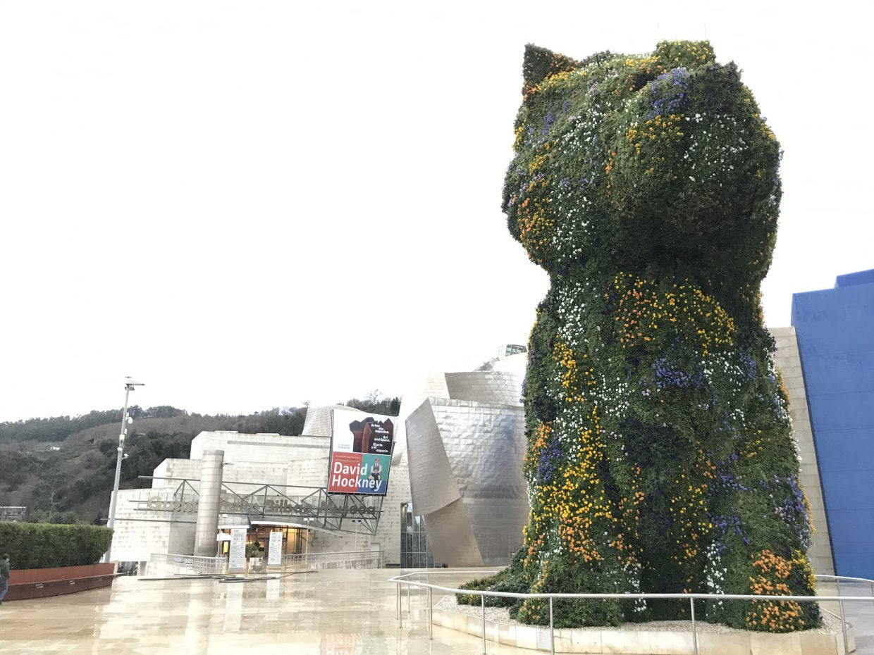 グッゲンハイムビルバオ美術館とパピー/Guggenheim Museum Bilbao Dog pappy