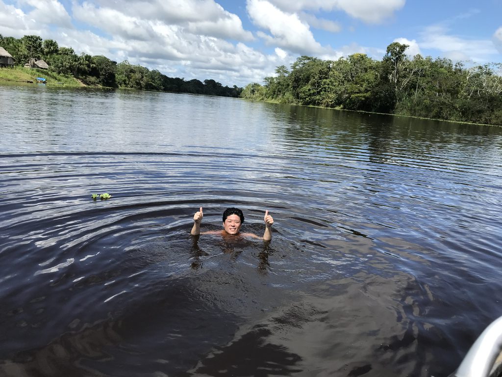 アマゾン川を泳ぐ/I swam in Amazon River